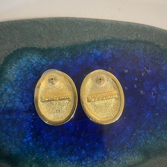 VTG 90’s  Paquette Goldtone Scrimshaw Sailboat  Nautical Post Earrings Tall Ship - Picture 3 of 5